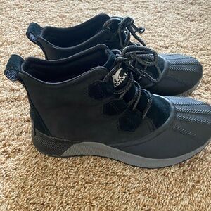 Sorel Charcoal and Black Ankle Boots